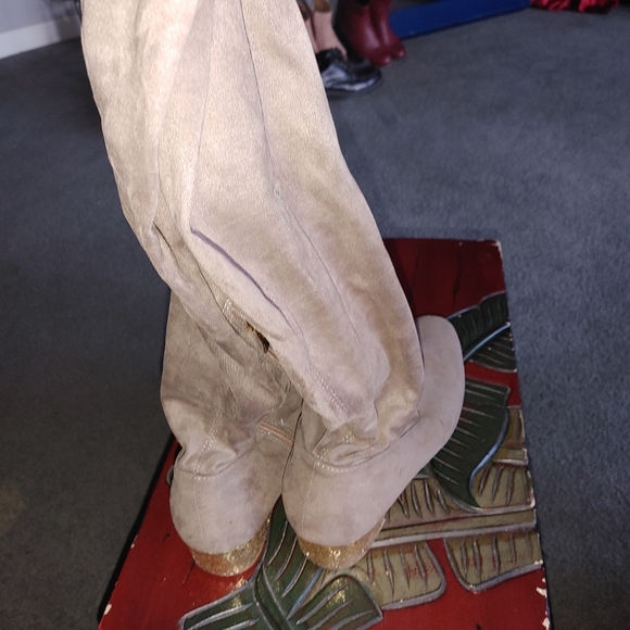 Ladies size 9 beige slouch Boots Bling heel - Picture 8 of 8